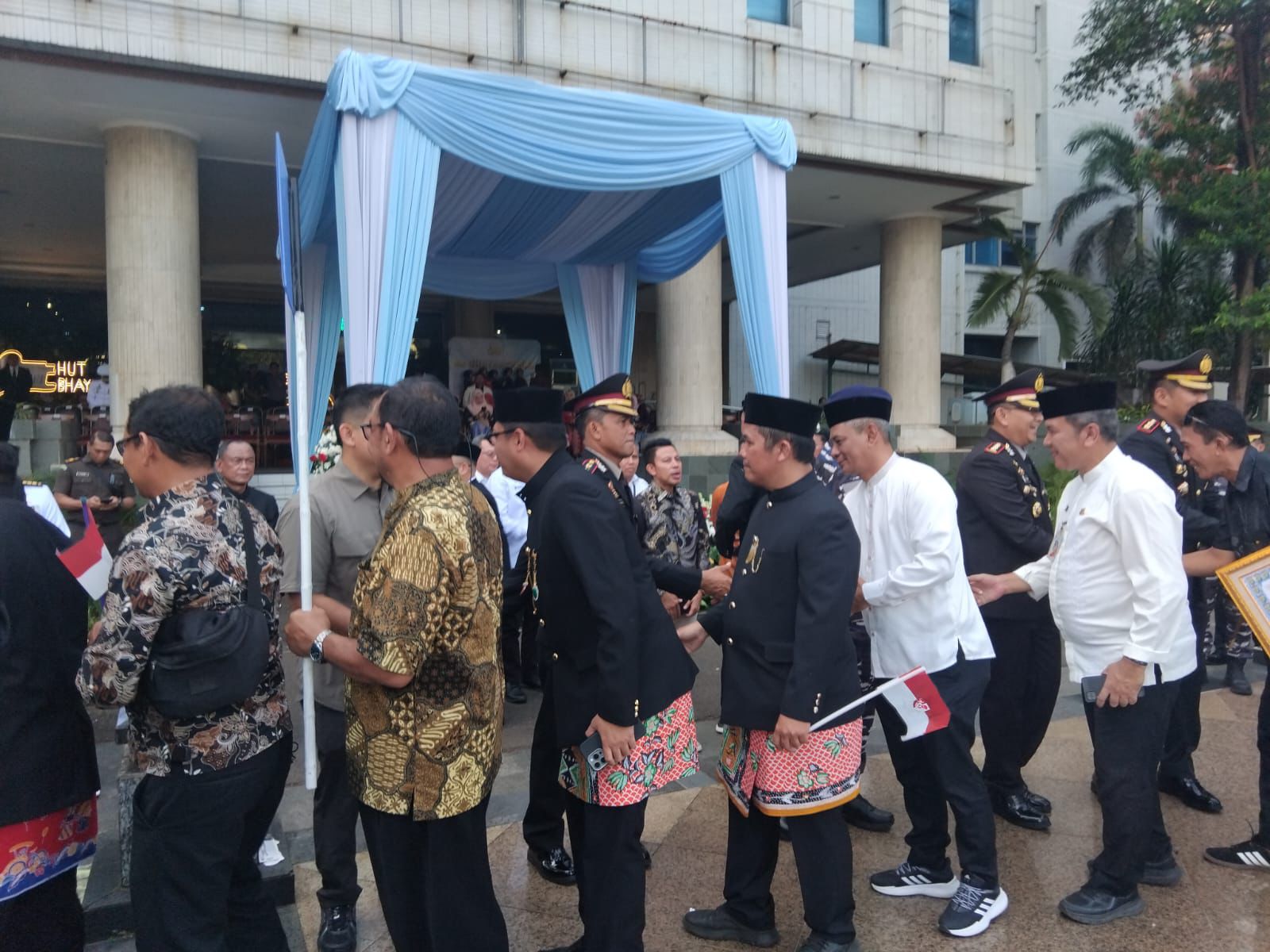 Kolaborasi Kelurahan Pademangan Timur dalam Apel Pagi Peringatan HUT Bhayangkara ke-80 Tahun 2026 4