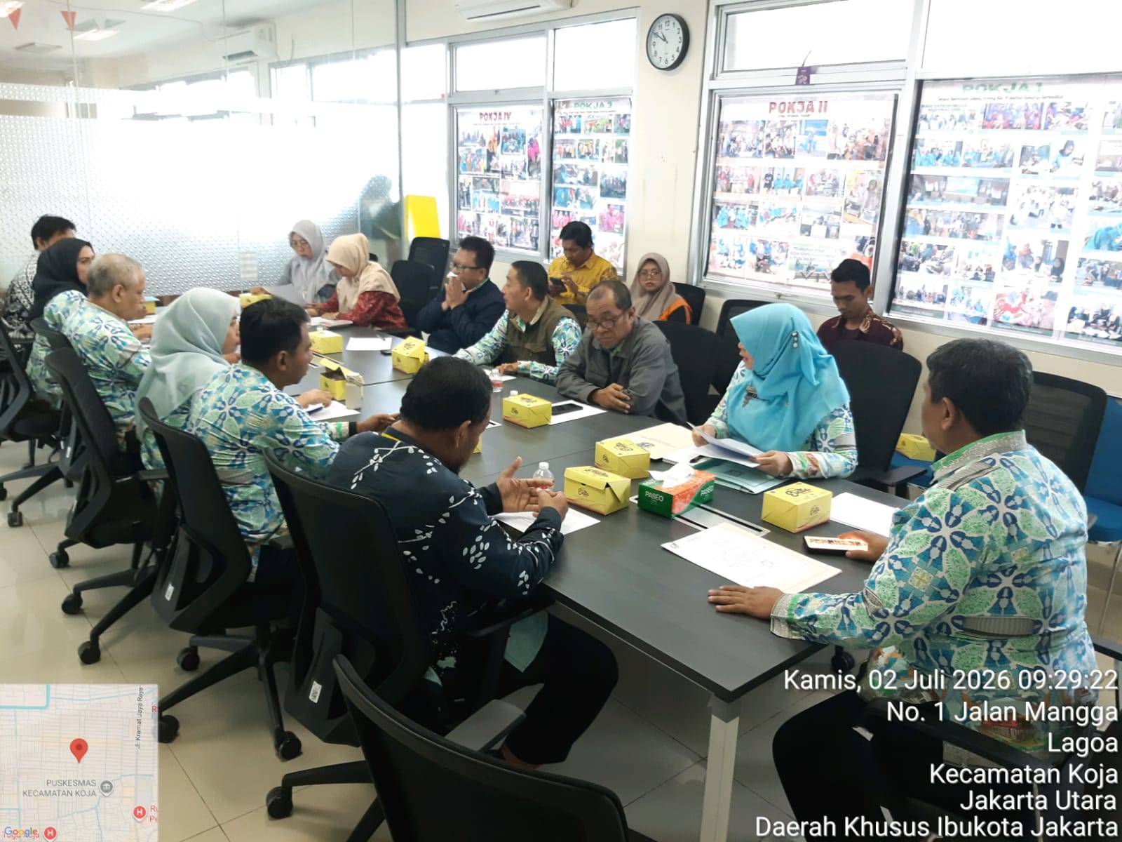 Sekretaris Kelurahan dan Kasi Pemerintahan Rawa Badak Selatan Hadiri Rapat Koordinasi Bidang Pemerintahan Tingkat Kecamatan Koja 4