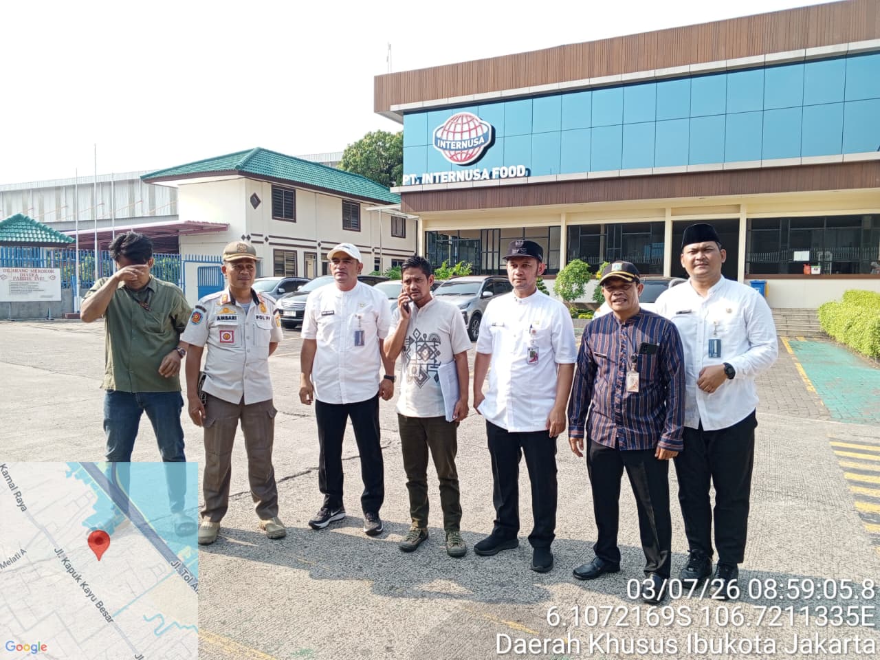 Perkuat Pengawasan Lingkungan, Kelurahan Kamal Muara Laksanakan Inspeksi Saluran Air di Kawasan PT Internusa Food 3