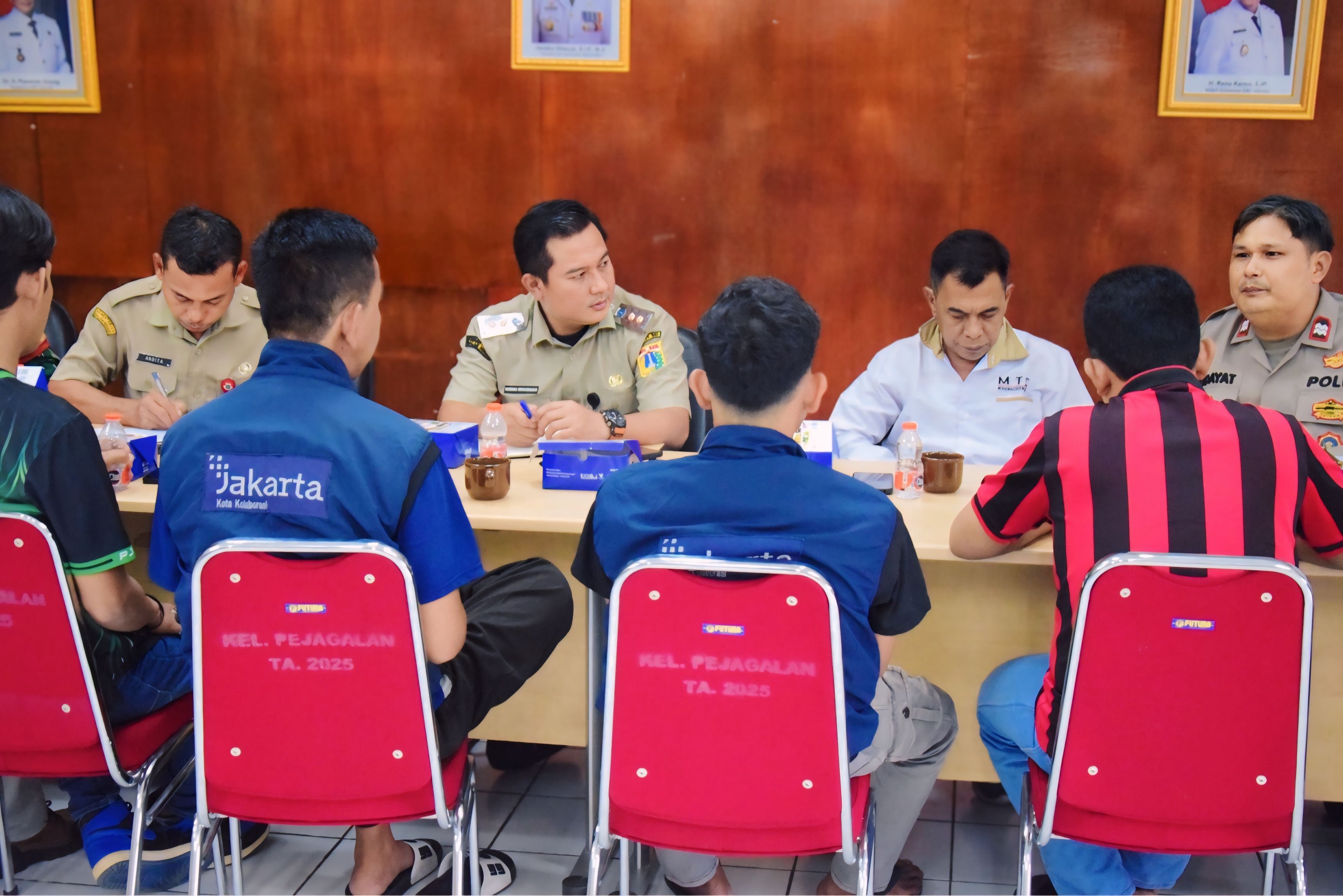 Perkuat Sinergi Kewaspadaan Wilayah, Kelurahan Pejagalan Gelar Rapat Koordinasi FKDM 1