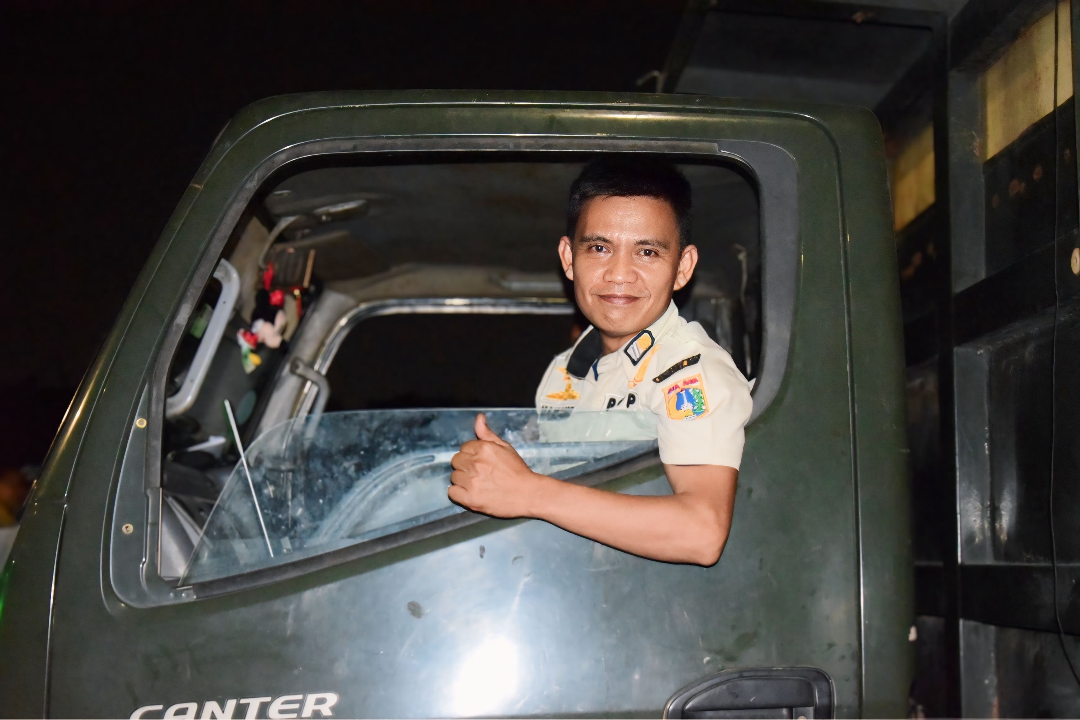 Babak Baru Penanganan Tumpukan Sampah di Jalan Kepanduan II, Mobil Pengangkut Sampah Pembuang Sampah Liar Berhasil Diamankan 4