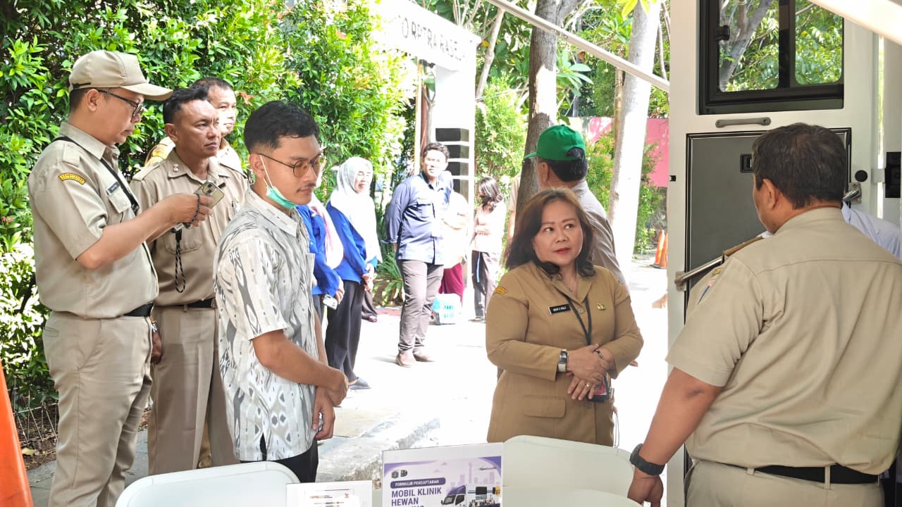 Pelayanan Kesehatan Hewan Sudin KPKP Jakarta Utara Hadir di RPTRA Rasela, Lurah Rawa Badak Selatan Tinjau Langsung Kegiatan 5