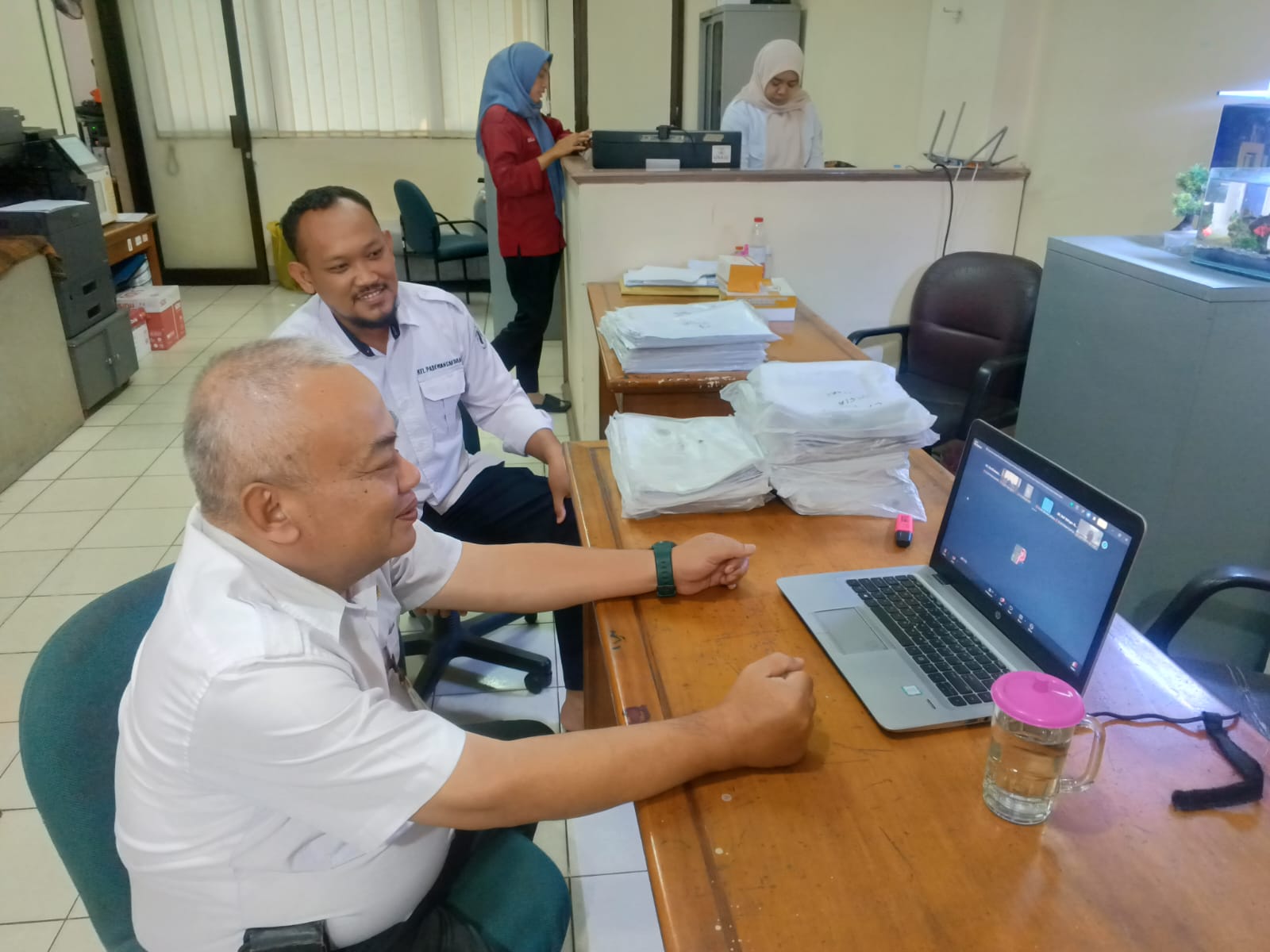 Kasi Ekbang Kelurahan Pademangan Barat Ikuti Rapat Monitoring dan Evaluasi Penataan Kawasan Triwulan III Tahun 2026 1