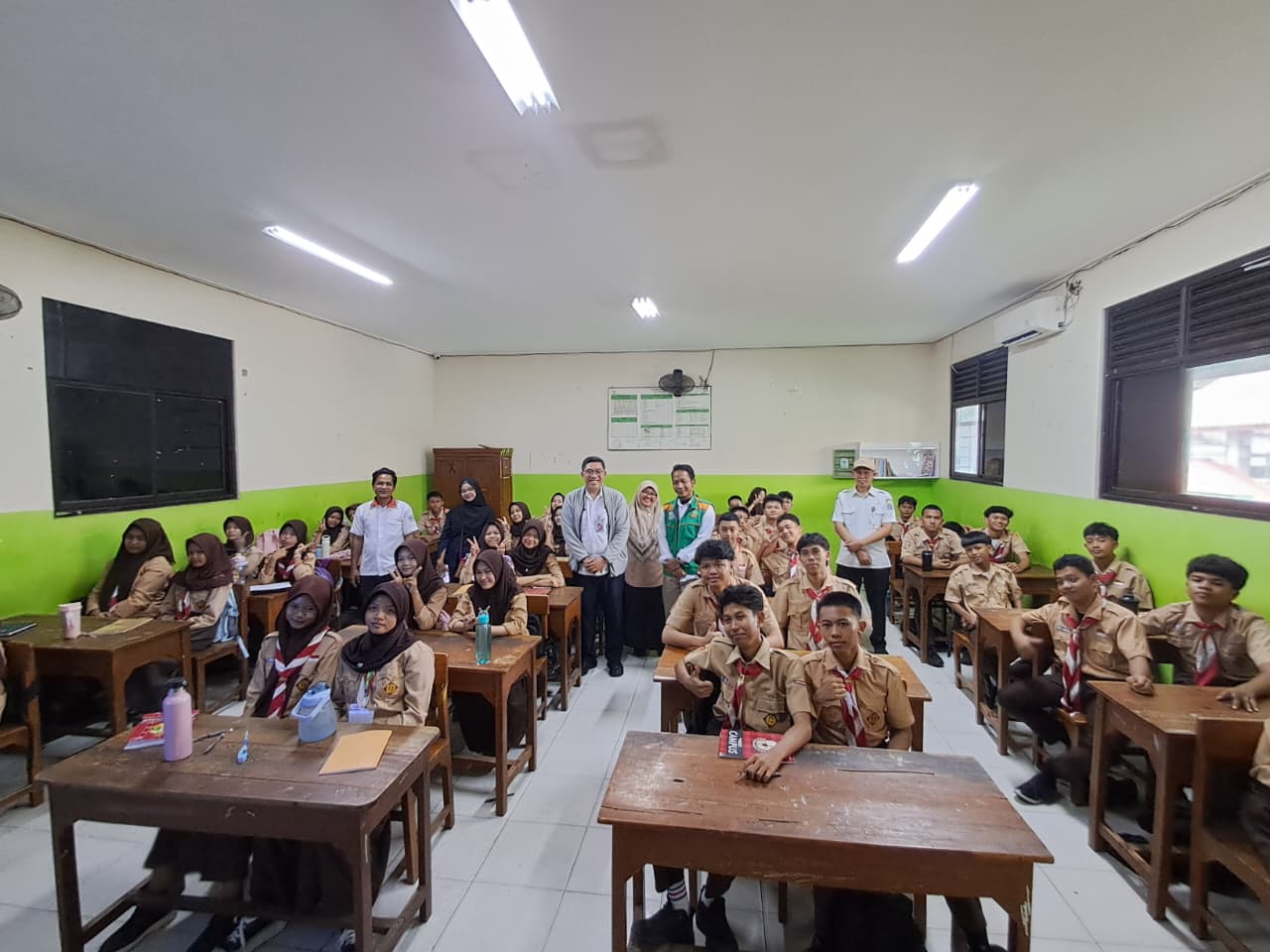 Kegiatan MPLS SMK Al-Muttaqin: Pemaparan Materi Gerakan Pilah Sampah 1