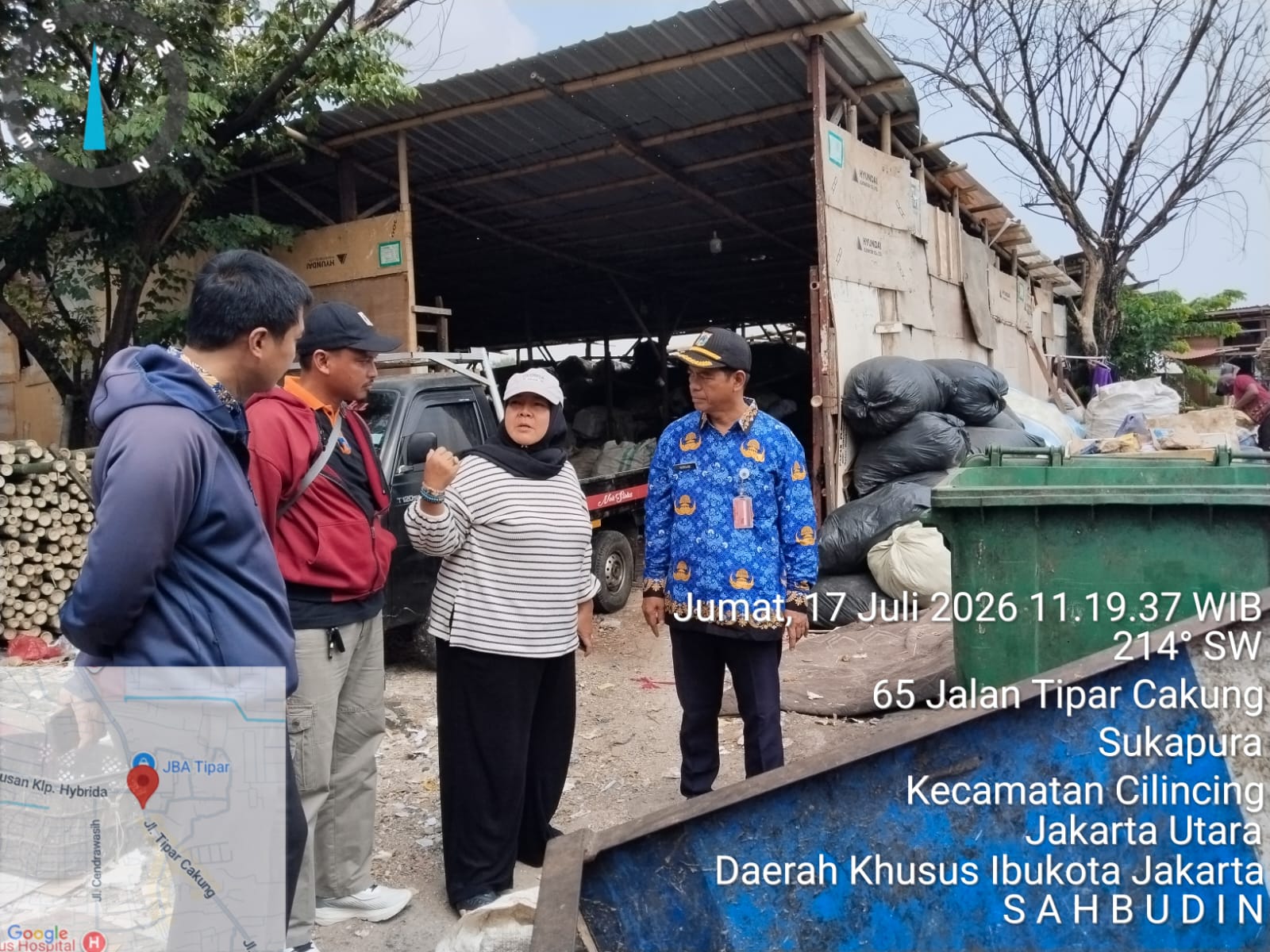 Sinergi Atasi Sampah: Anggota DPRD Bu Neneg Hasanah dan Lurah Sukapura Tinjau TPS RW 02 3