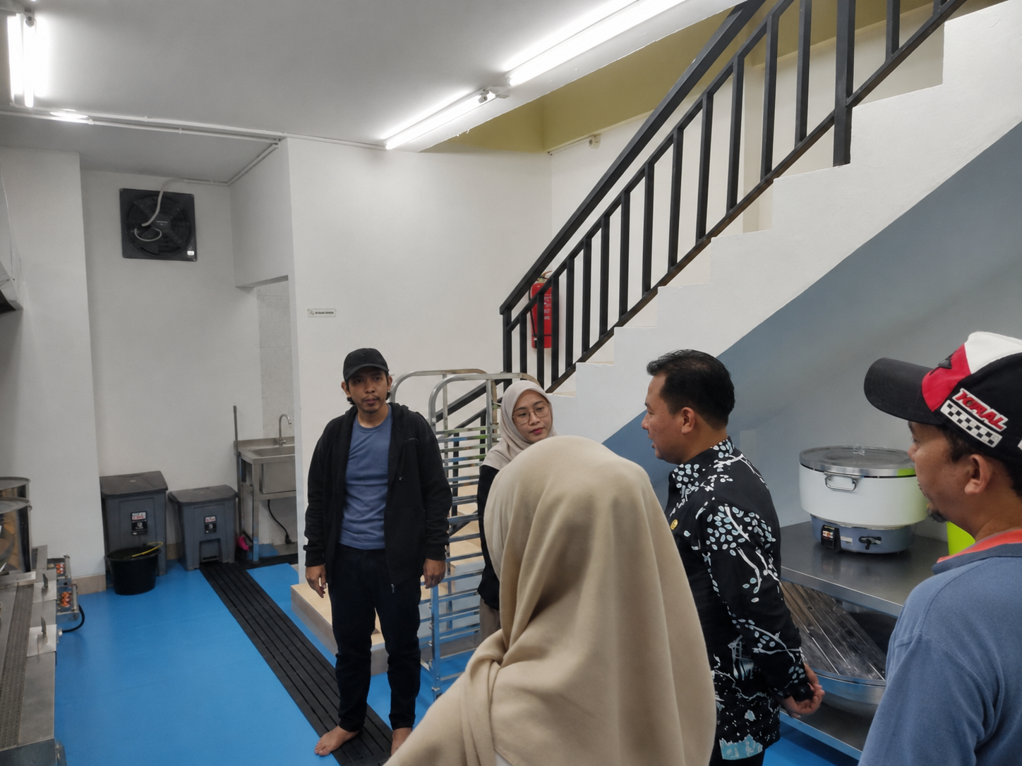 Lurah Kelurahan Pejagalan Tinjau Kesiapan Operasional Dapur SPPG 1