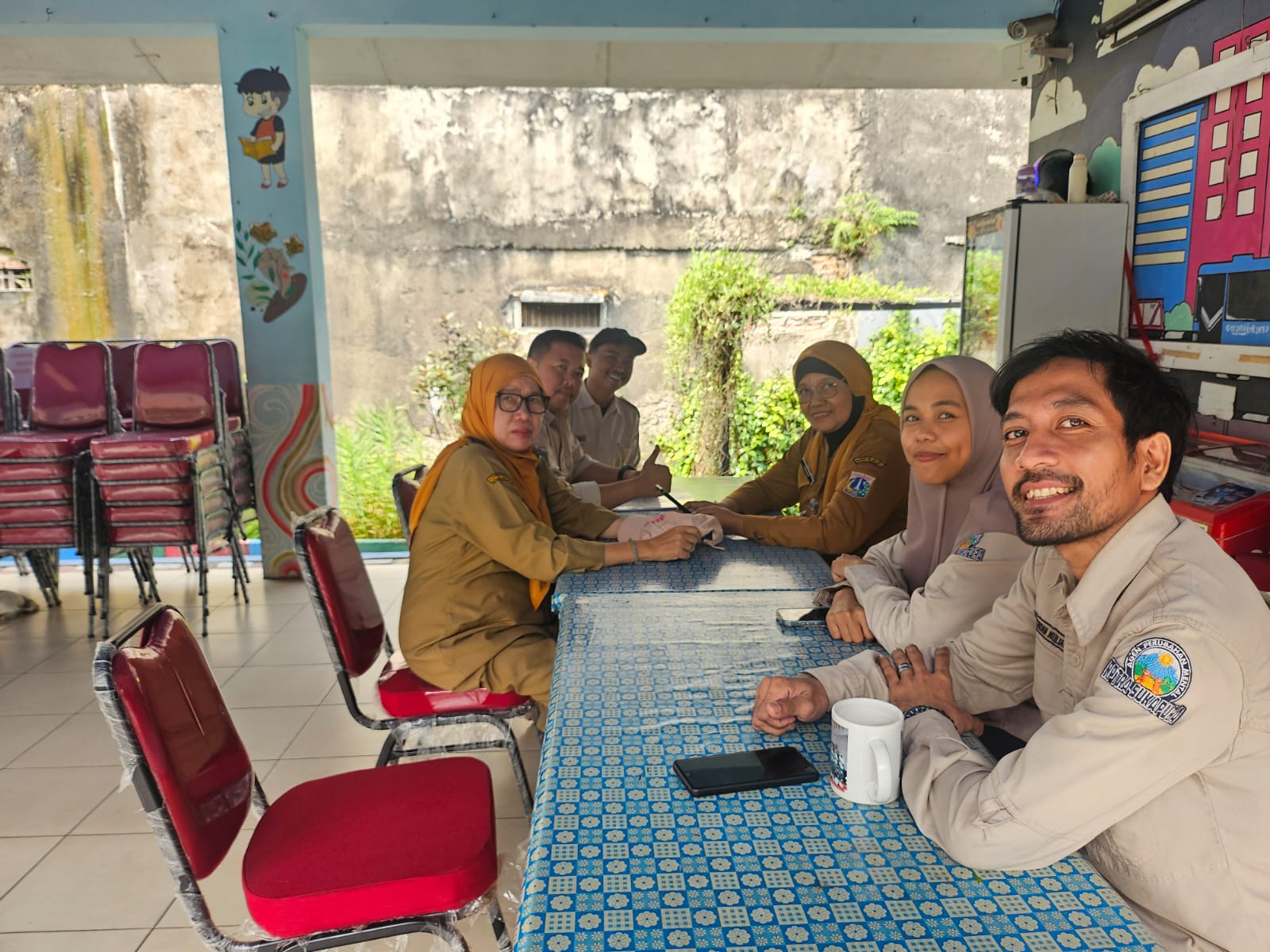 Optimalisasi Pelayanan Pangan Bersubsidi, Kelurahan Sukapura Monitoring Pendaftaran Tiket Antrian Online di RPTRA Manunggal Juang 1