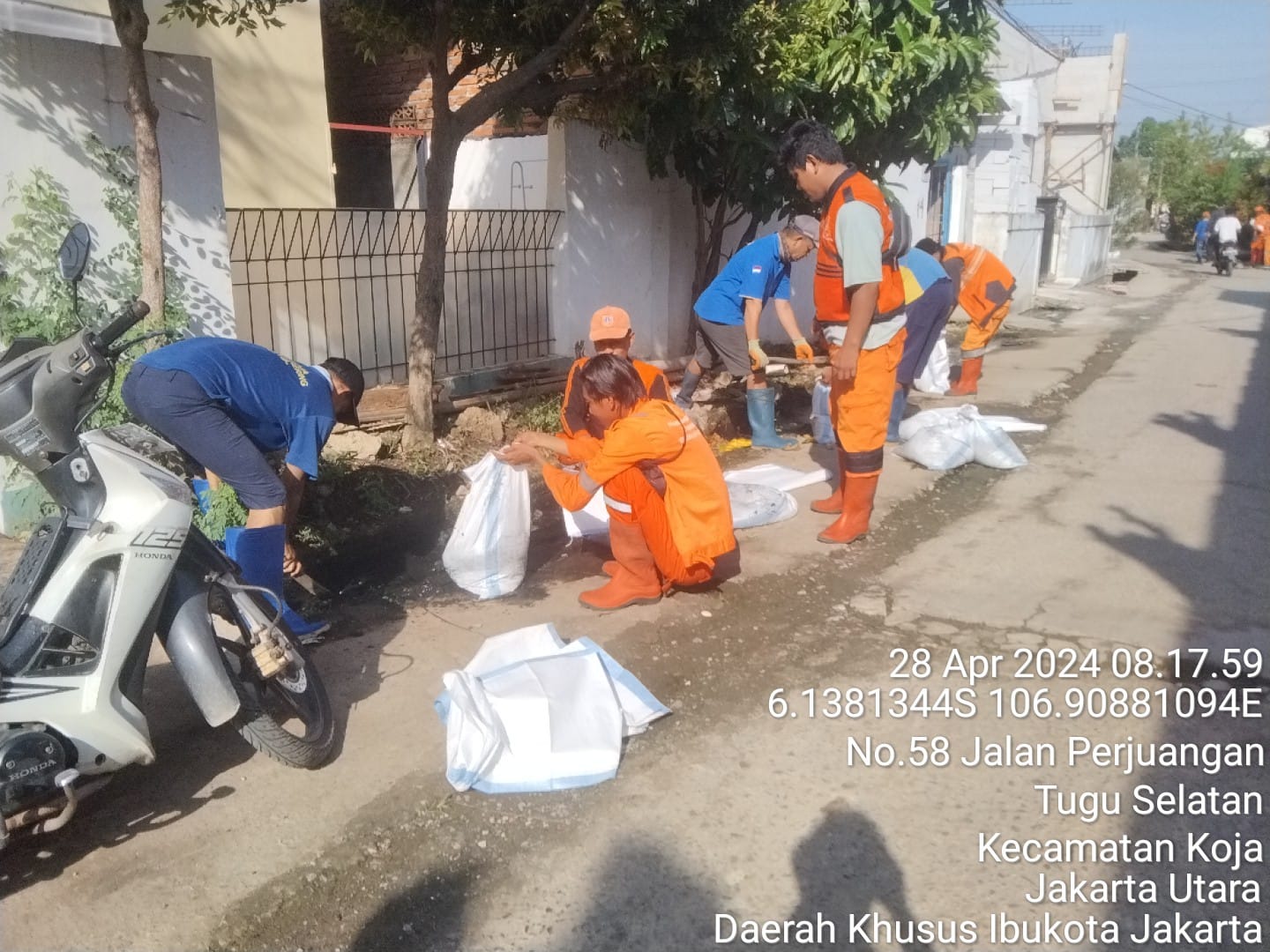 Giat Kerja Bakti di Wilayah RW. 07 Kelurahan Tugu Selatan 5