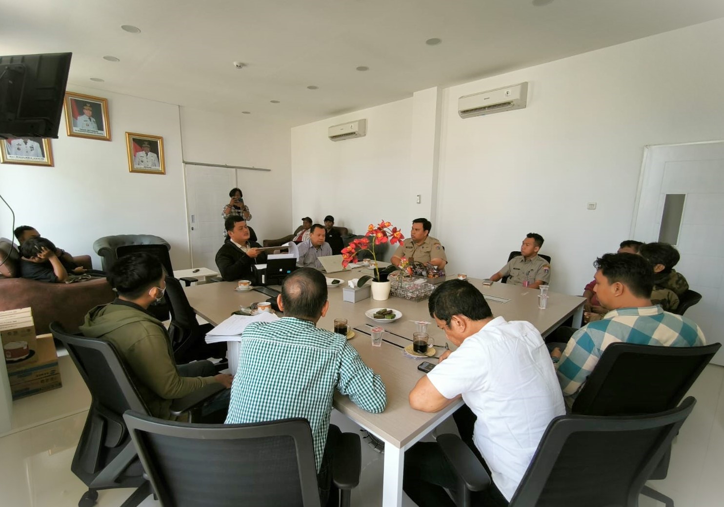 Pemeriksaan Pengukuran Volume Fisik Kantor Lurah Sukapura oleh BPK 1