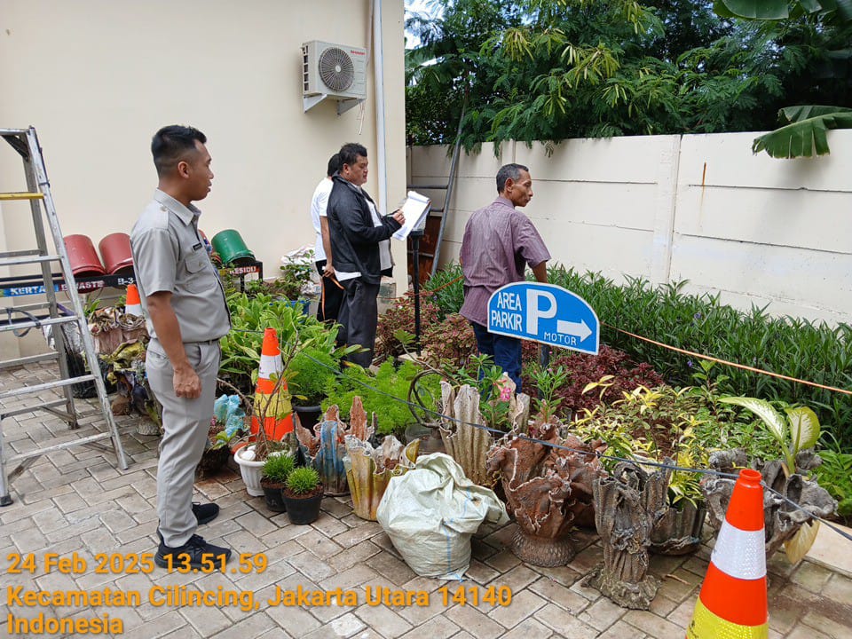 Pemeriksaan Pengukuran Volume Fisik Kantor Lurah Sukapura oleh BPK 3
