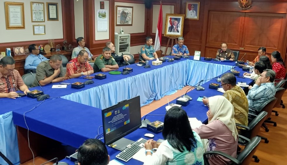 RAPAT KOORDINASI PERSIAPAN BAKTI SOSIAL DALAM RANGKA PENANGANAN KAWASAN RAWAN NARKOBA DI KAMPUNG MUARA BAHARI KELURAHAN TANJUNG PRIOK 2