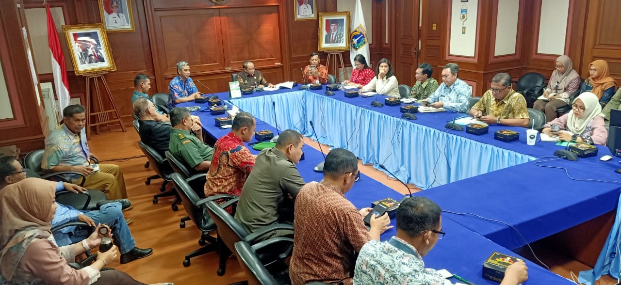 RAPAT KOORDINASI PERSIAPAN BAKTI SOSIAL DALAM RANGKA PENANGANAN KAWASAN RAWAN NARKOBA DI KAMPUNG MUARA BAHARI KELURAHAN TANJUNG PRIOK 4