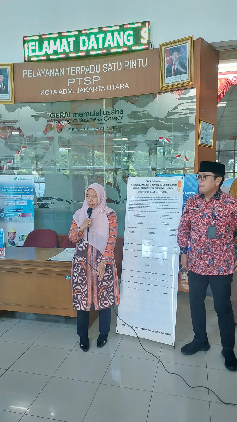 Penandatanganan Pakta Integritas Pembangunan Zona Integritas Wilayah Bebas dari Korupsi (WBK) dan Wilayah Birokrasi Bersih dan Melayani (WBBM) UP PMPTSP Kota Adm. Jakarta Utara 2