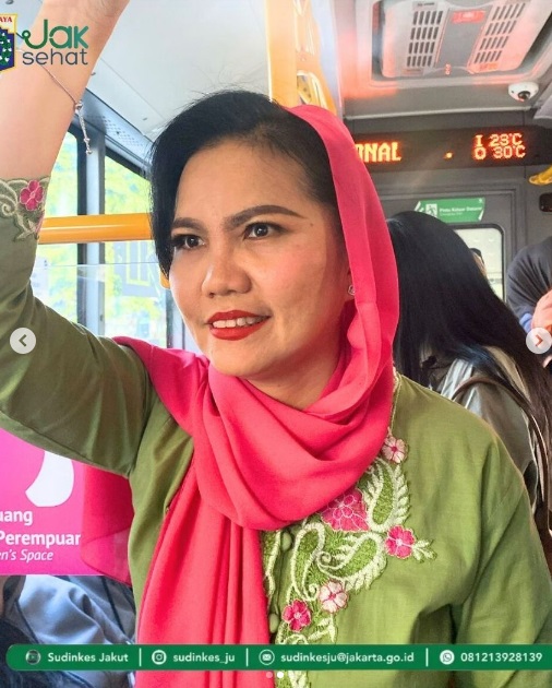 Hari pertama pelaksanaan Instruksi Gubernur DKI Jakarta nomor 6 tahun 2025, yang mewajibkan seluruh ASN Pemerintah Provinsi DKI Jakarta untuk menggunakan moda transportrasi umum. 1