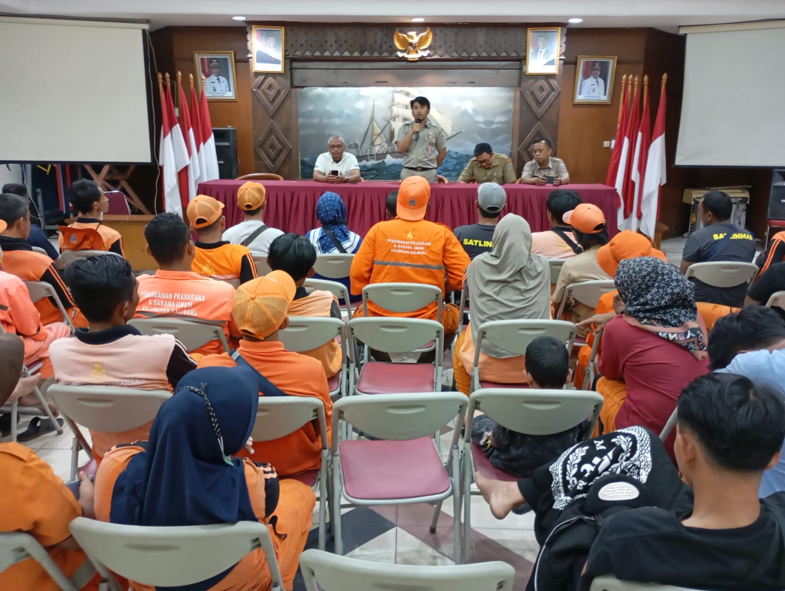 Kegiatan perkenalan Pemimpin dan Jajaran baru kepada PPSU Kelurahan Kalibaru 1