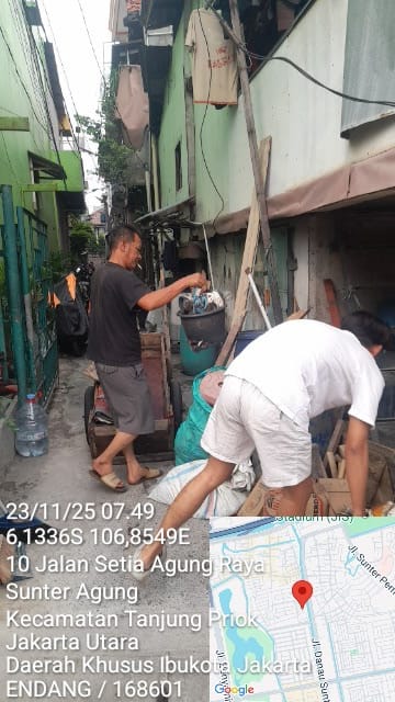 Pelaksanaan kegiatan Kerja Bakti Rutin di wilayah RW.004 Kelurahan Sunter Agung. 1