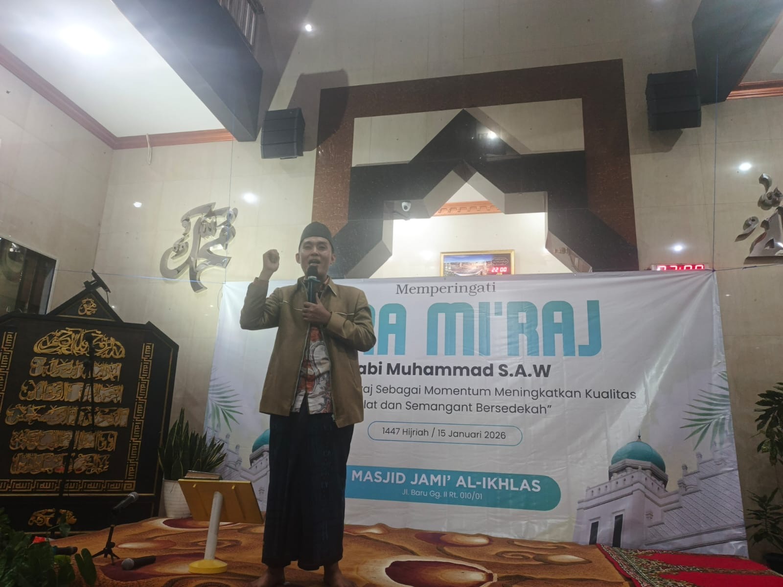 Lurah Cilincing Hadiri Peringatan Isra Mi’raj di RW 01 3