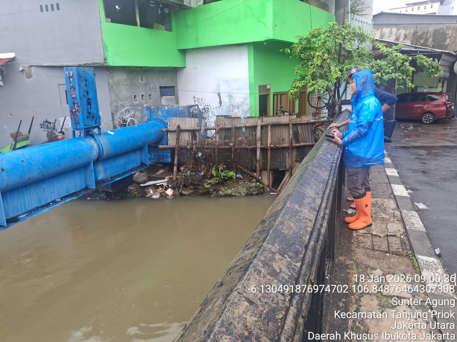 Lurah Sunter Agung Turun Langsung Pantau Genangan Di Wilayah Kelurahan Sunter Agung 1