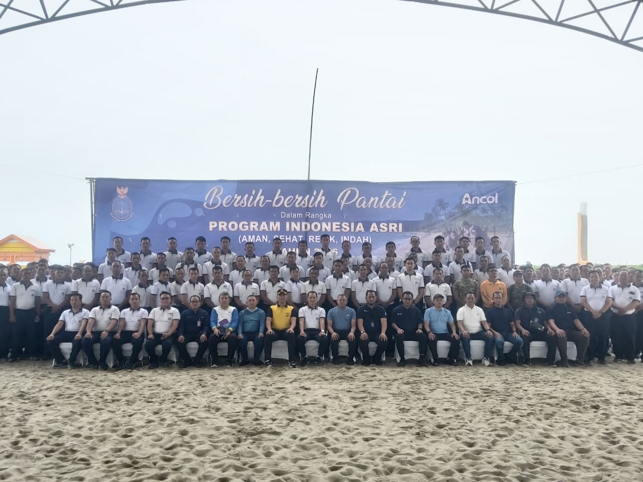 Bersih-Bersih Pantai Lagon, Sinergi TNI AL dan Pemda Dukung Program Indonesia ASRI 2026 1