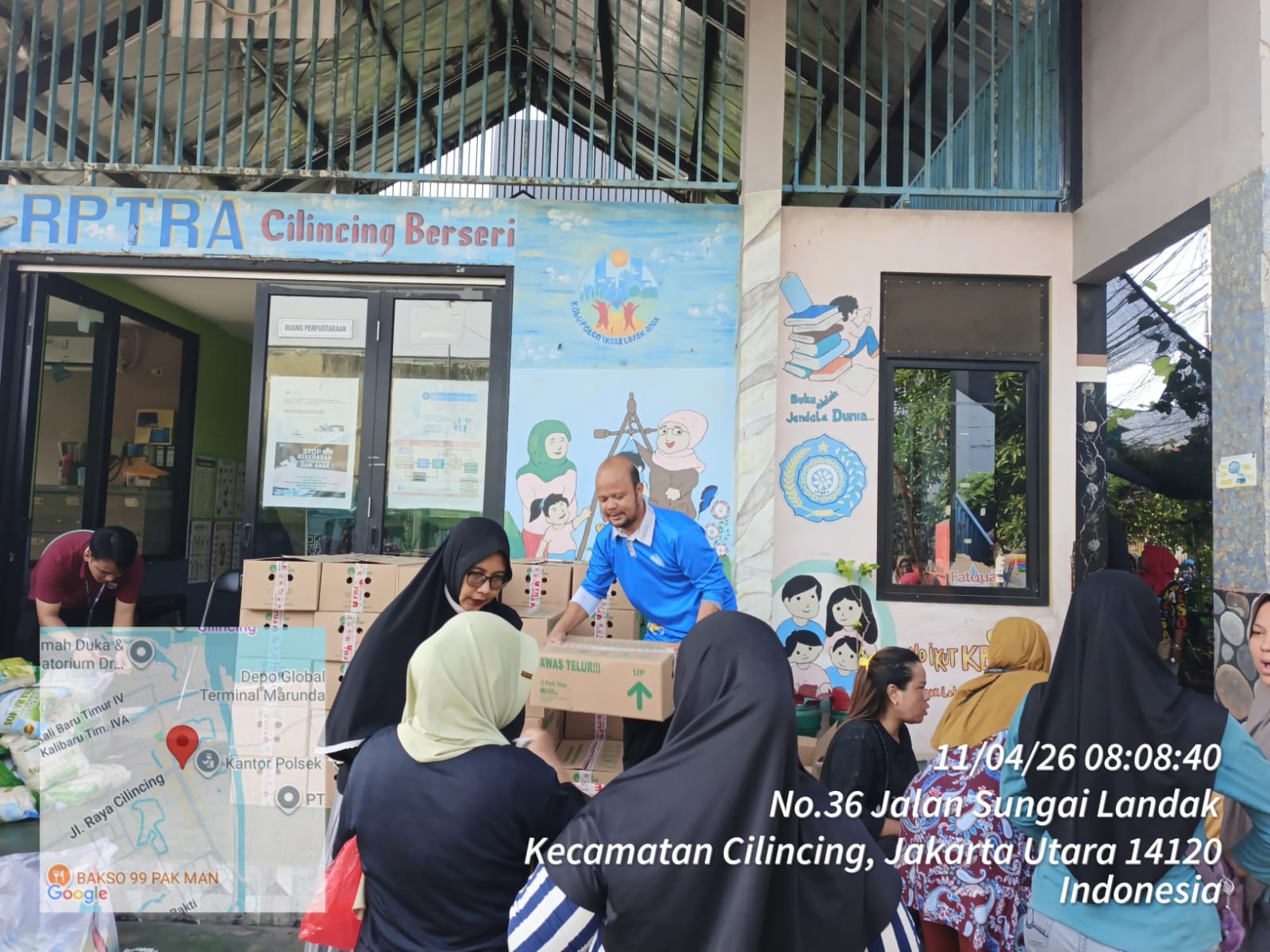 Ratusan Warga Nikmati Layanan Pangan Bersubsidi di RPTRA Cilincing Berseri 2
