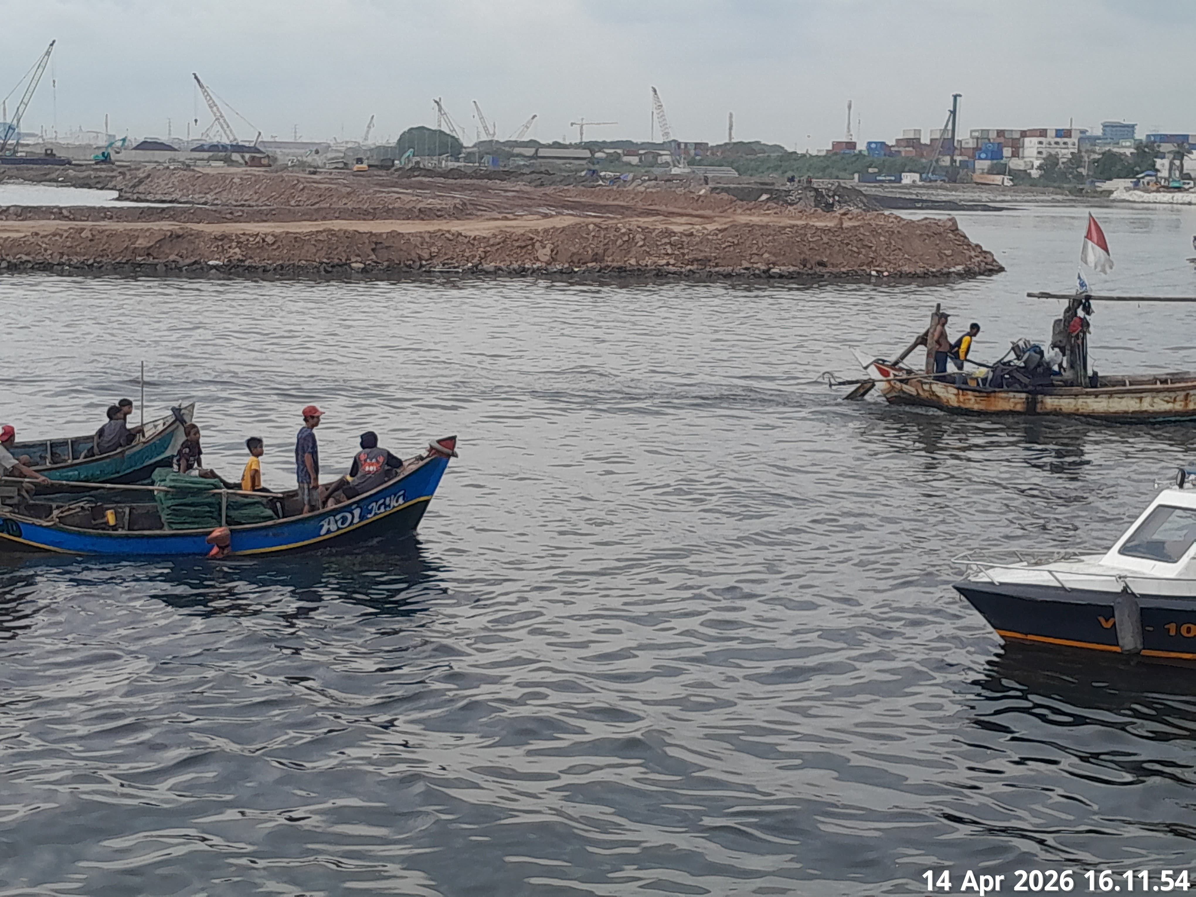 KAMPUNG NELAYAN CILINCING DAN MASYARAKAT PESISIR TAKKAN TERUSIR 4