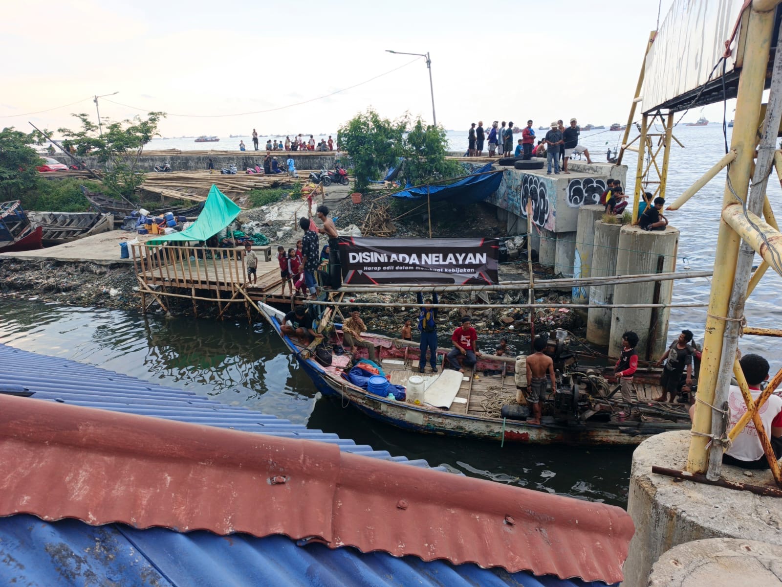 KAMPUNG NELAYAN CILINCING DAN MASYARAKAT PESISIR TAKKAN TERUSIR 1