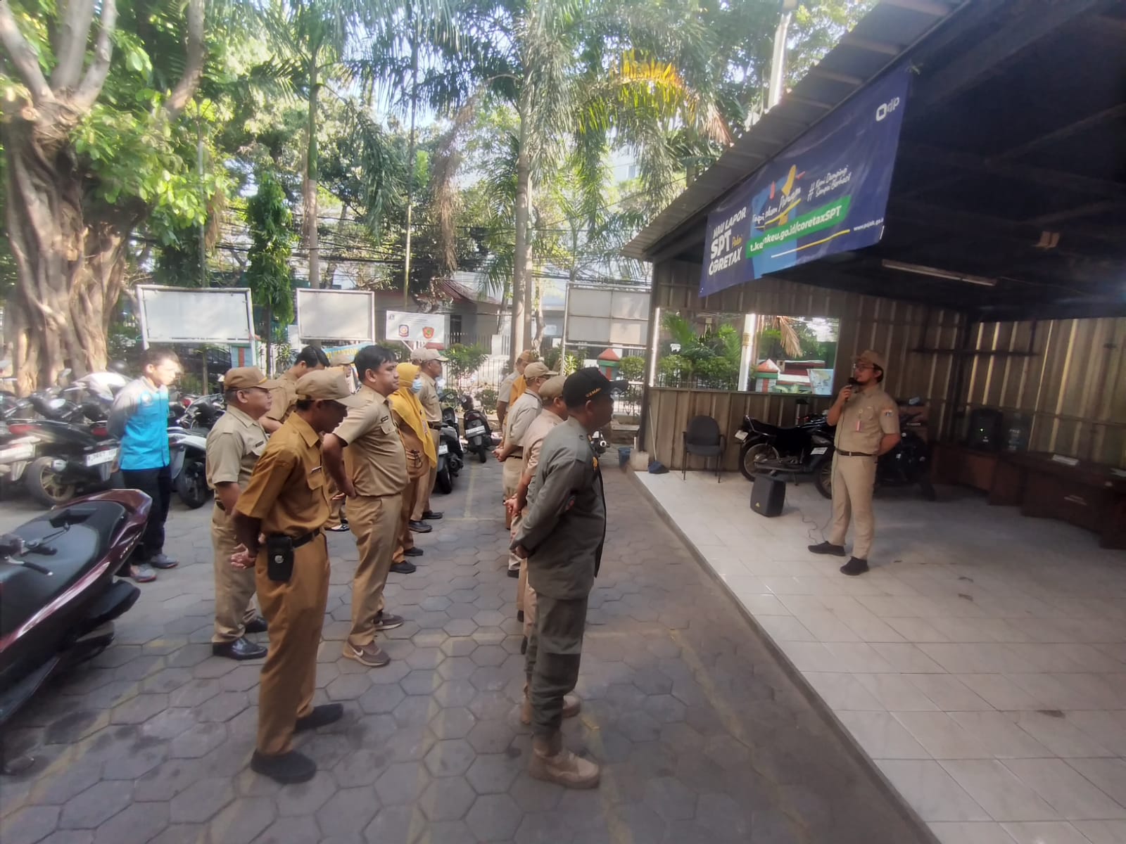 Apel Pagi ASN dan PPPK Kelurahan Pademangan Barat Tingkatkan Disiplin dan Sinergi Pelayanan 1