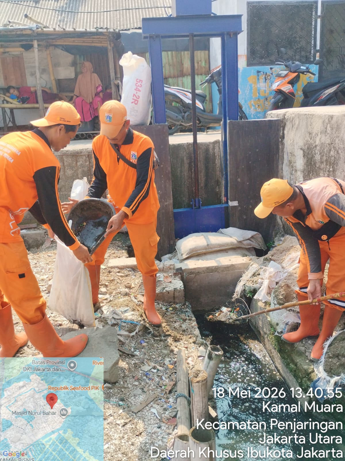 PPSU Kamal Muara Sigap Atasi Sumbatan Saluran Air di Kampung Nelayan RW 004 1