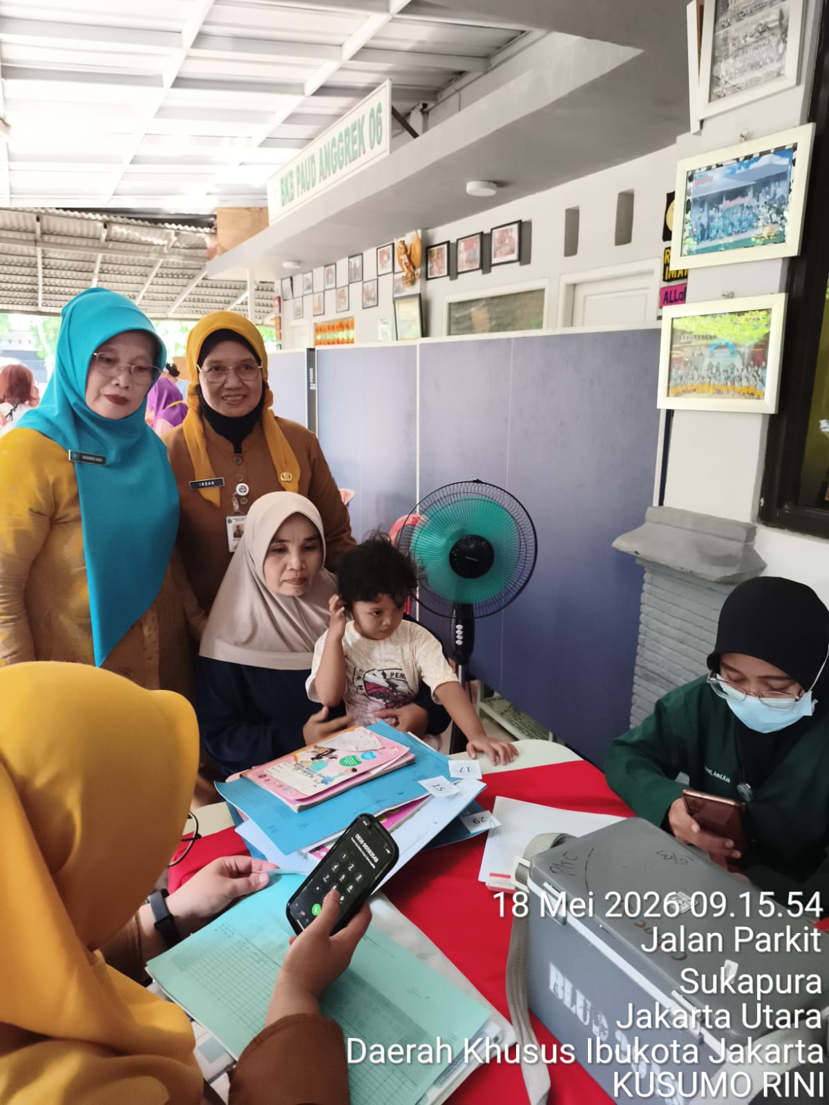 Sinergi Aparat Kelurahan dan Kader Kesehatan dalam Giat Posyandu Lansia & Balita di RW 06 Sukapura 2