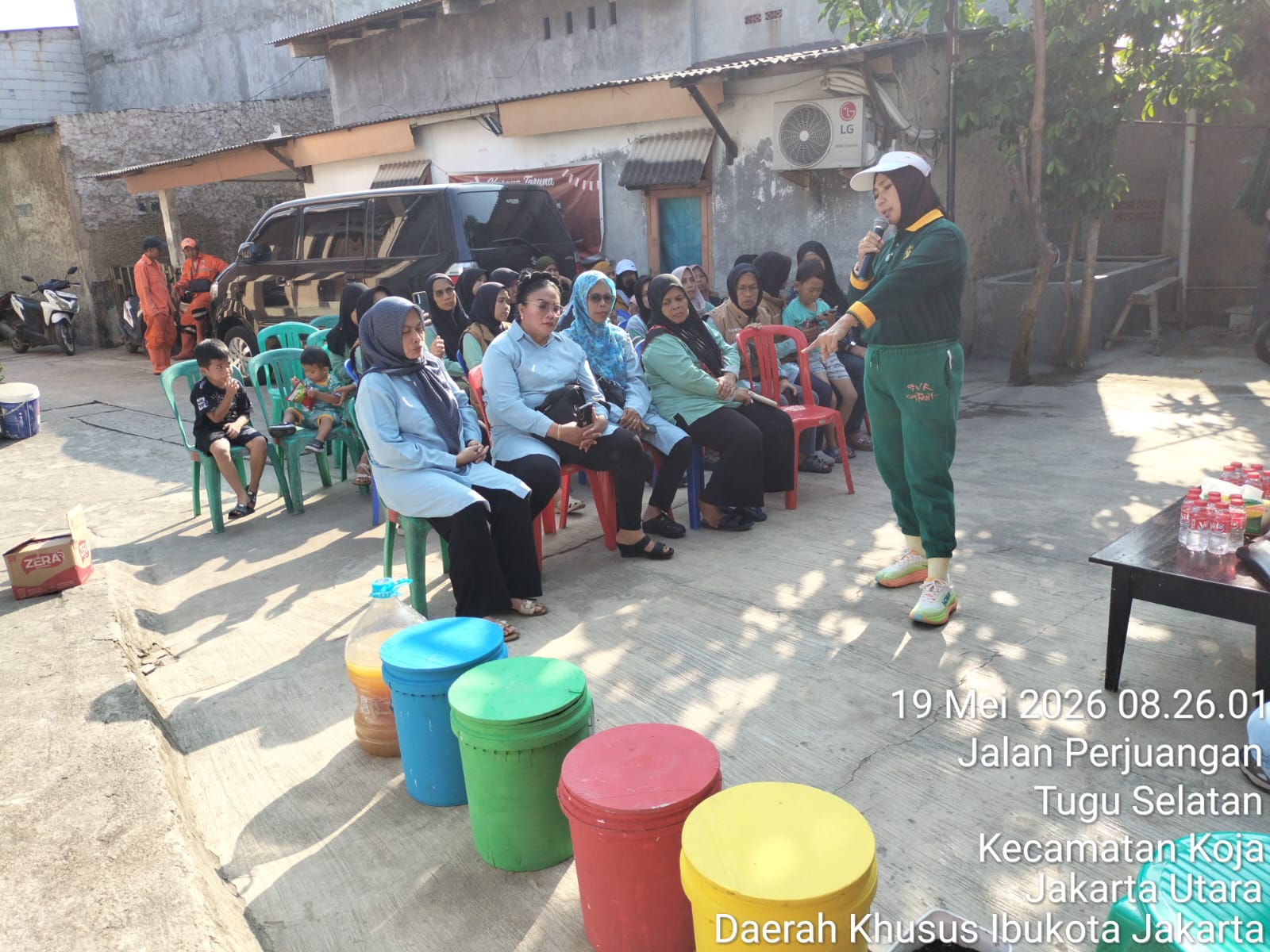Sosialisasi Edukasi Pilah Sampah di RT 003 RW 08 Rawa Badak Selatan 2