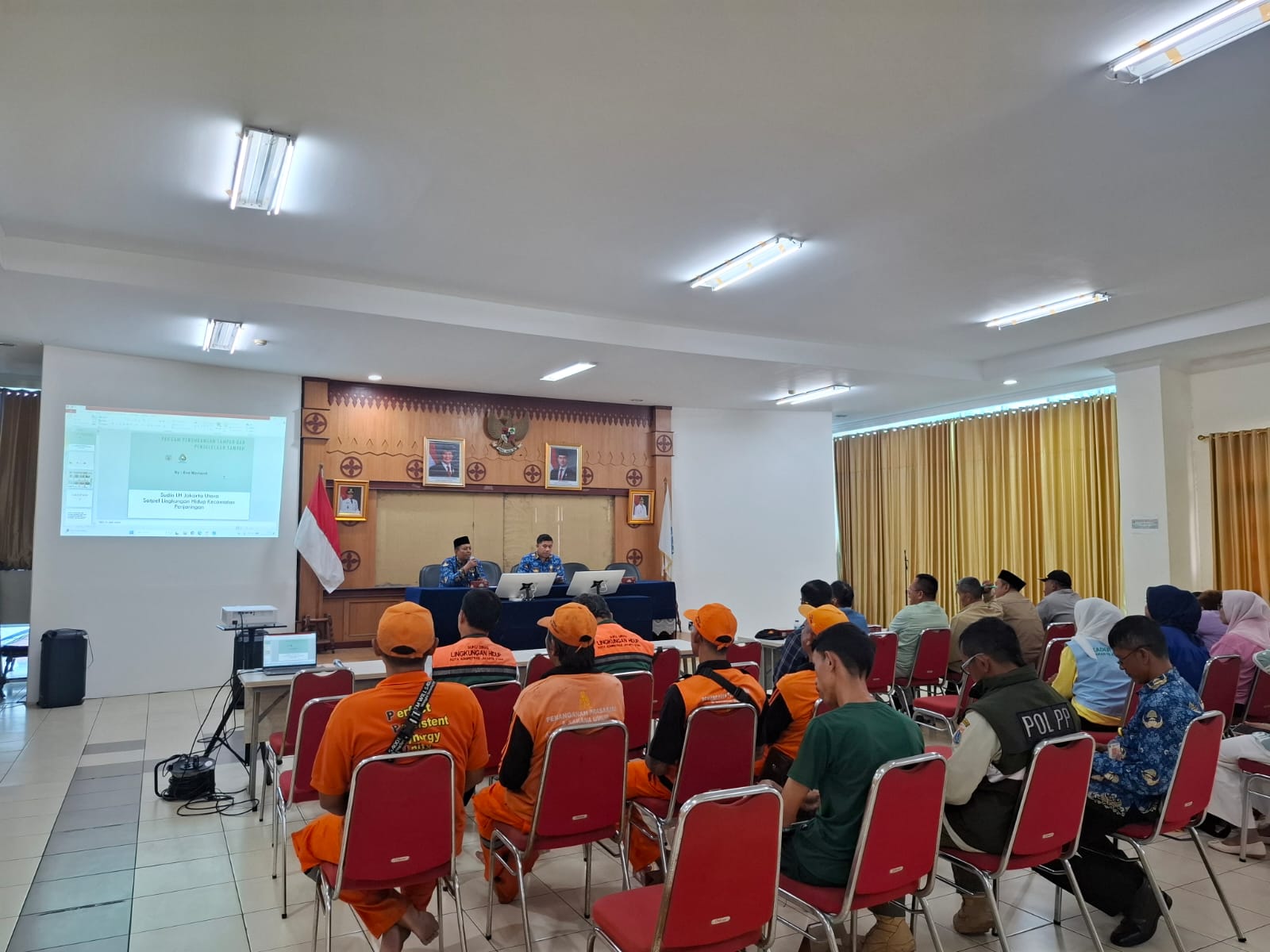 Sosialisasi Gerakan Pemilahan dan Pengolahan Sampah Dari Sumber di Wilayah Kelurahan Kapuk Muara 1