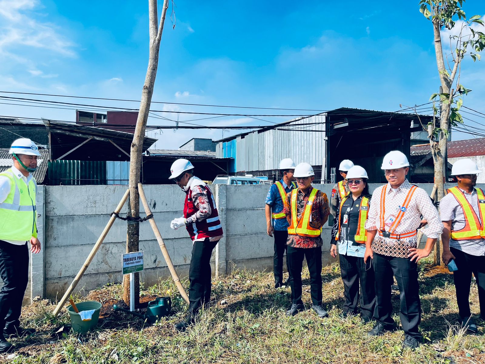 Kegiatan Penghijauan Area Proyek Jalan Tol Ancol Timur – Pluit (Elevated) Harbour Road II di Wilayah Kelurahan Tanjung Priok 1