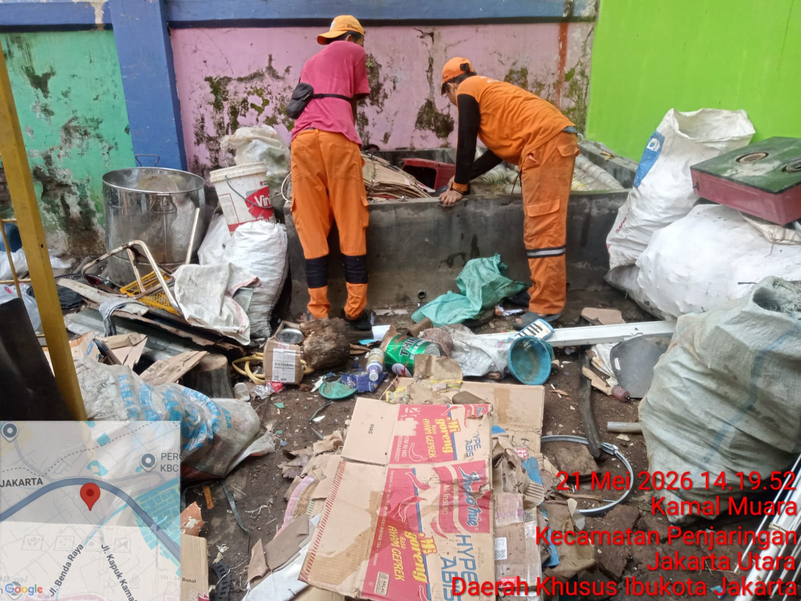PPSU Kamal Muara Perkuat Budaya Peduli Lingkungan Lewat Penataan dan Pembersihan Area Bank Sampah 1