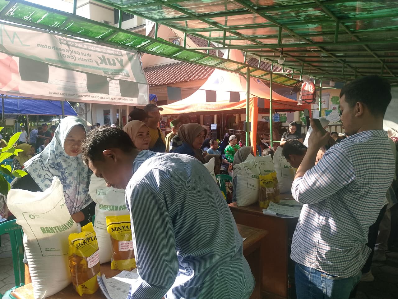 Distribusi Bantuan Pangan Alokasi Februari–Maret di Pademangan Timur Masuki Hari Ketiga 2