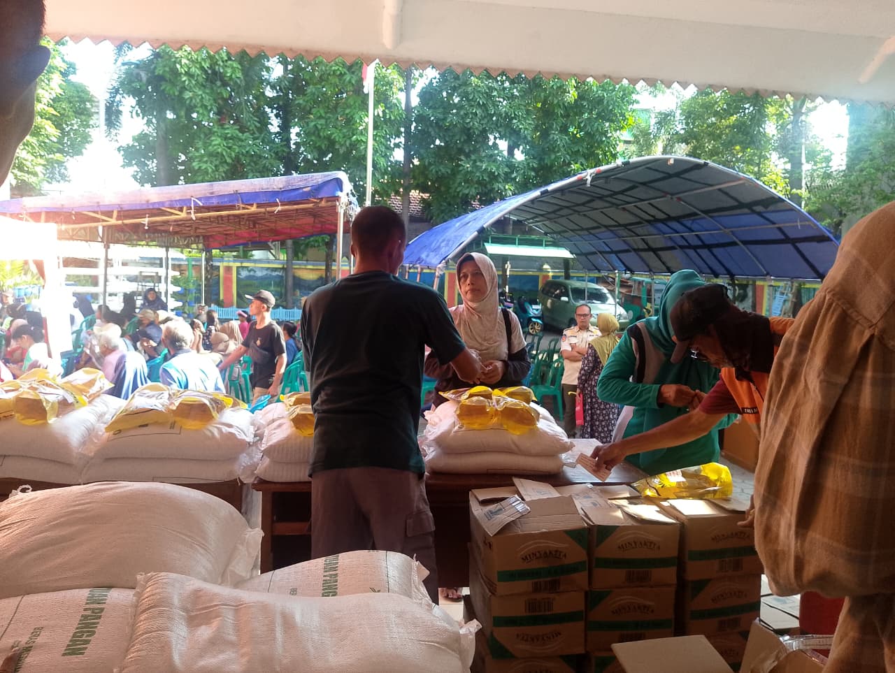 Distribusi Bantuan Pangan Alokasi Februari–Maret di Pademangan Timur Masuki Hari Ketiga 7