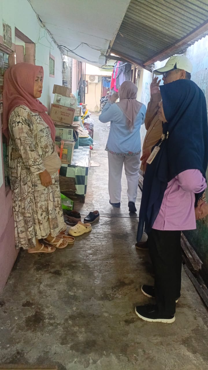 Kader Jumantik RW 04 Kelurahan Sukapura Gencarkan Pemeriksaan Jentik Nyamuk Cegah DBD 1