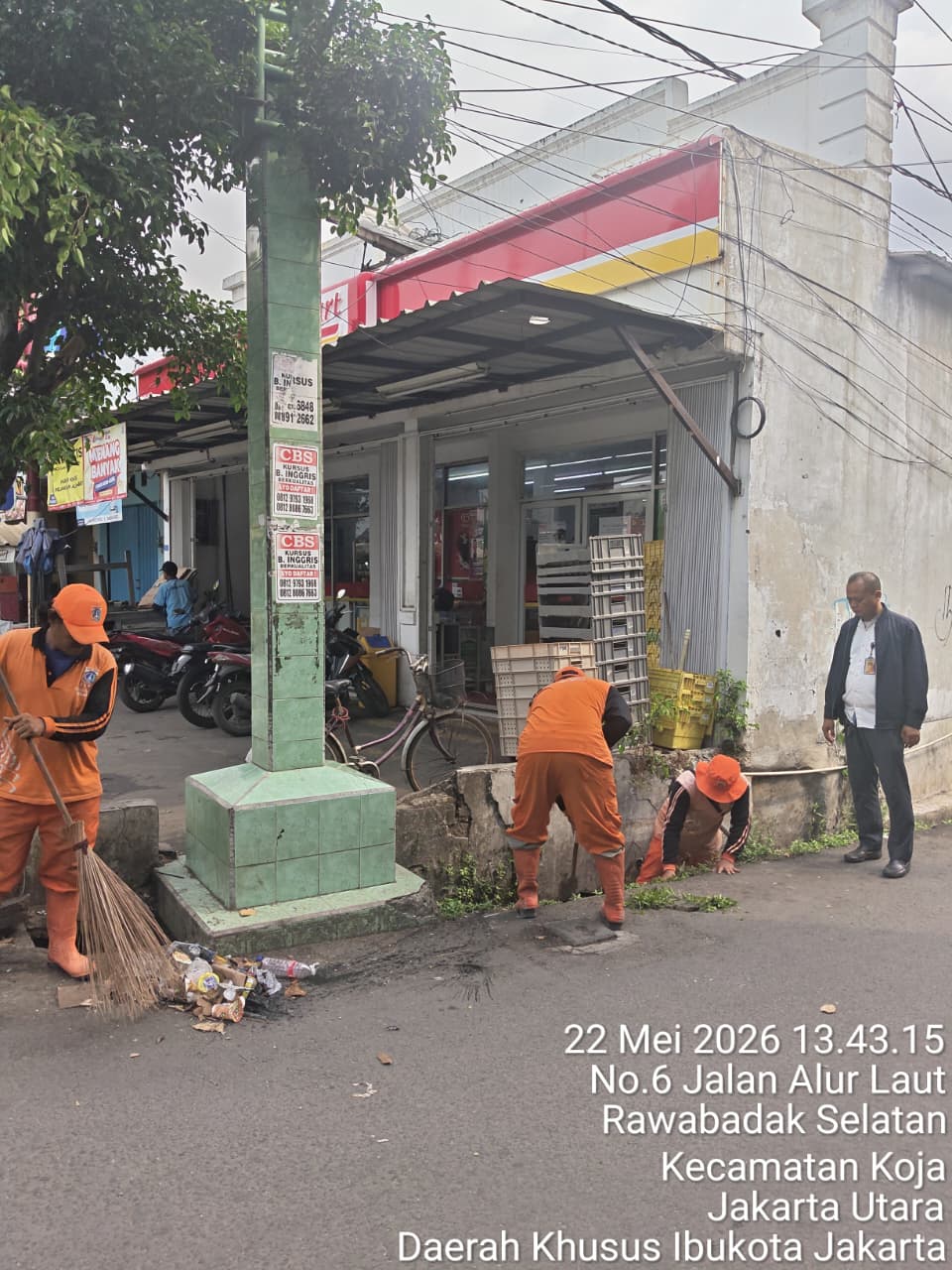 Monitoring Saluran di Jl. K I, Kelurahan Rawa Badak Selatan Pastikan Aliran Air Tetap Lancar 3