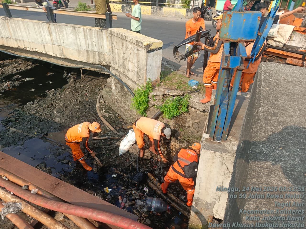 Kerja Bakti Bersama di  RT 04 RW 02 Kamal Muara Perkuat Kebersamaan dan Wujudkan Lingkungan Bersih 1