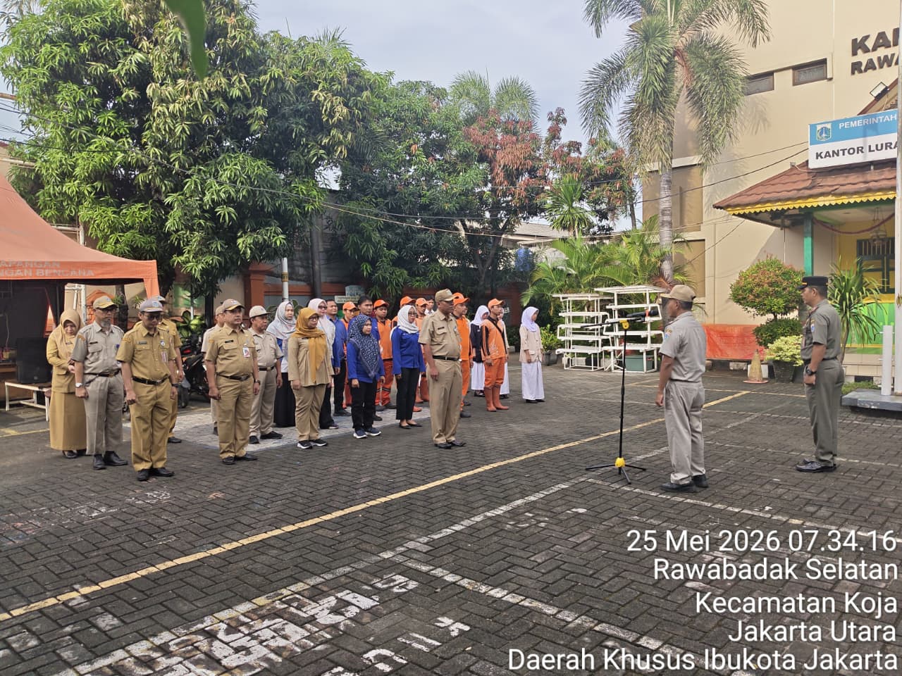Apel Pagi Tingkat Kelurahan Rawa Badak Selatan Perkuat Disiplin dan Sinergi Pelayanan 4