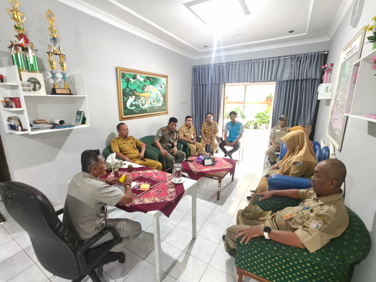 Briefing Pegawai Tingkatkan Koordinasi dan Pelayanan di Kelurahan Rawa Badak Selatan 3