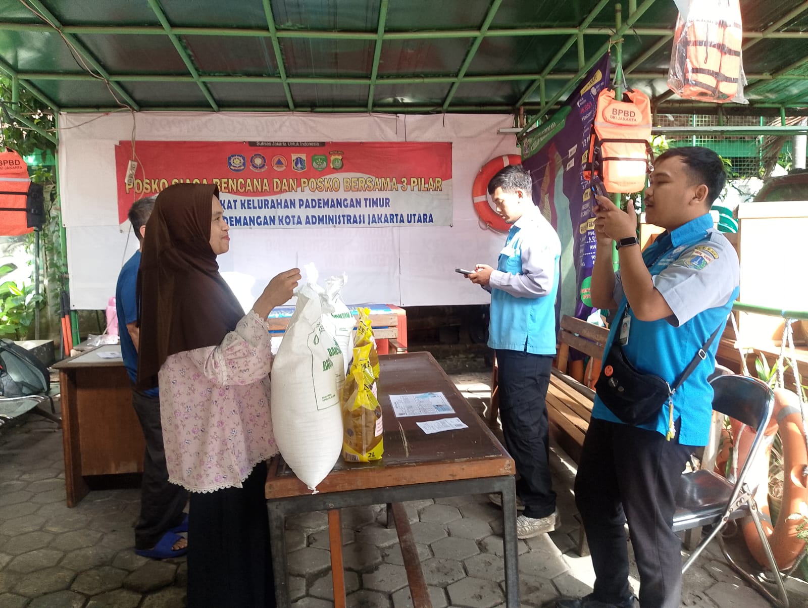 PENDISTRIBUSIAN BANTUAN PEMERINTAH BERUPA BERAS DAN MINYAK ALOKASI FEBRUARI–MARET 2026 1