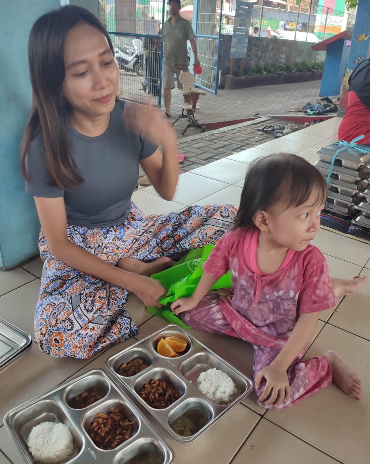 Pendistribusian MBG di RPTRA Berjalan Lancar, Warga Sambut Antusias 1