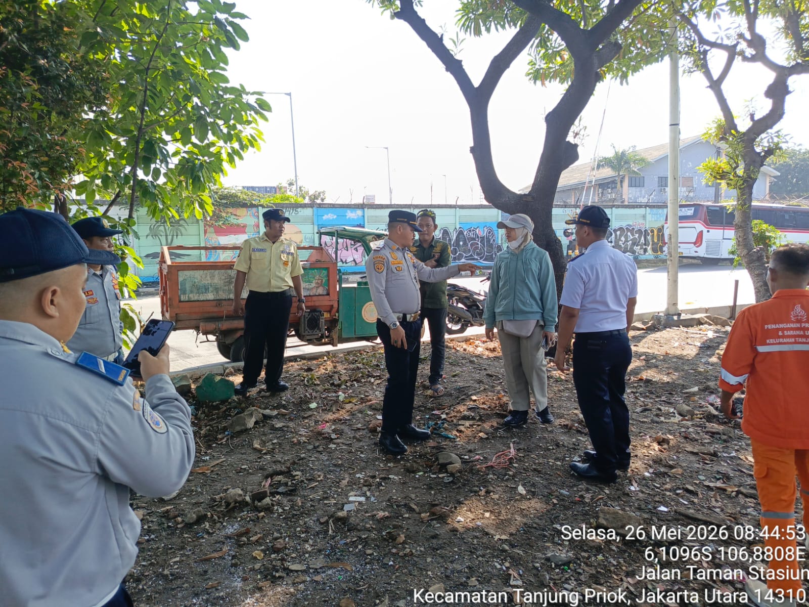 Monitoring dan Koordinasi Pengangkutan Sampah di Taman dan TPS Terminal Tanjung Priok 5