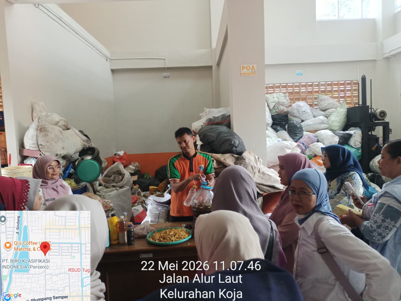 Jum'at, 22 Mei 2026 Kasi Ekonomi dan Pembangunan Ibu Mila Des Arifanti menghadiri Kegiatan Sosialisasi Pilah Sampah di Recycle Business Unit Lingkungan Hidup (Kantor Sudin Lingkungan Hidup Kota Administrasi Jakarta Utara) 2