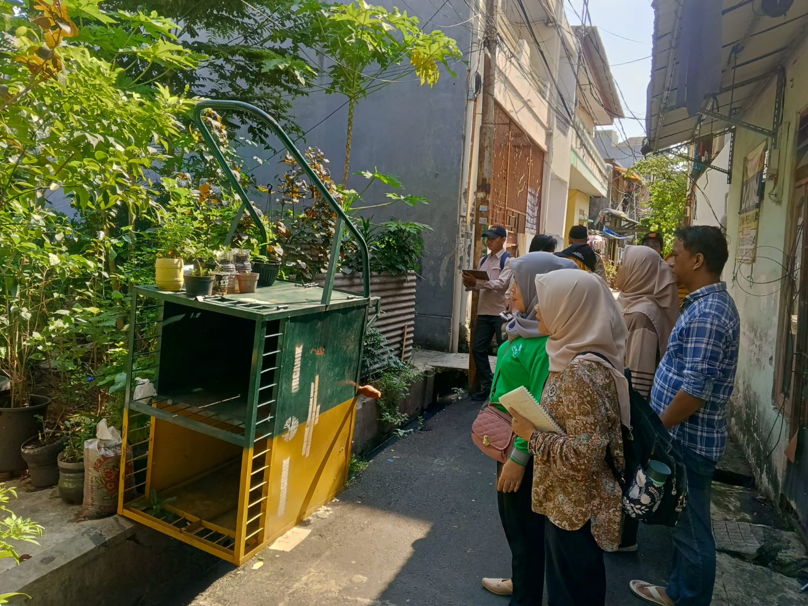 Kegiatan Pembinaan dan Survey Lokasi Program Kampung Iklim ( Proklim ) Lestari dan Utama dengan Tim Program Kampung Iklim Tingkat Kota Administrasi Jakarta Utara. 2