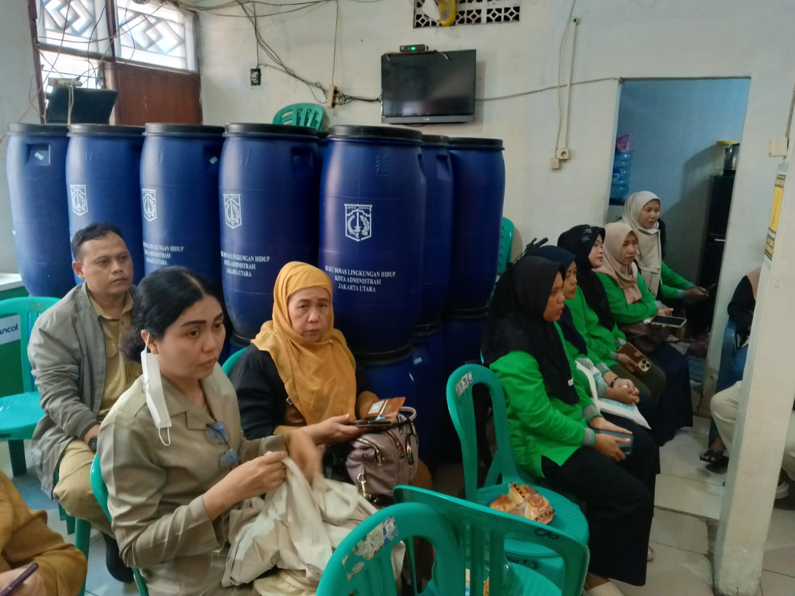 Kegiatan Pembinaan dan Survey Lokasi Program Kampung Iklim ( Proklim ) Lestari dan Utama dengan Tim Program Kampung Iklim Tingkat Kota Administrasi Jakarta Utara. 1