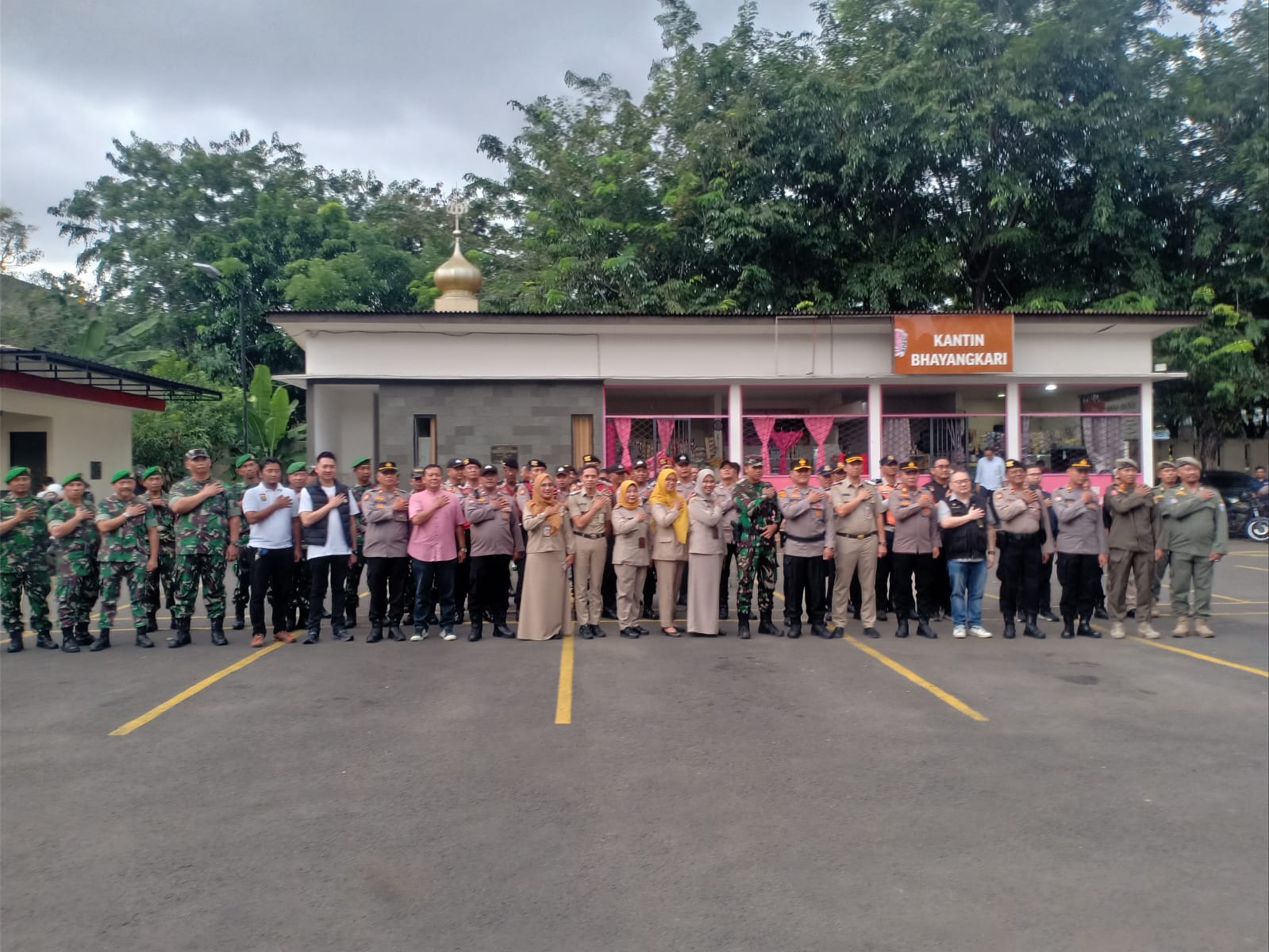 Lurah Kelapa Gading Timur Hadiri Apel Gelar Pasukan Pengamanan Malam Takbir dan Sholat Idul Adha 1447 H 4