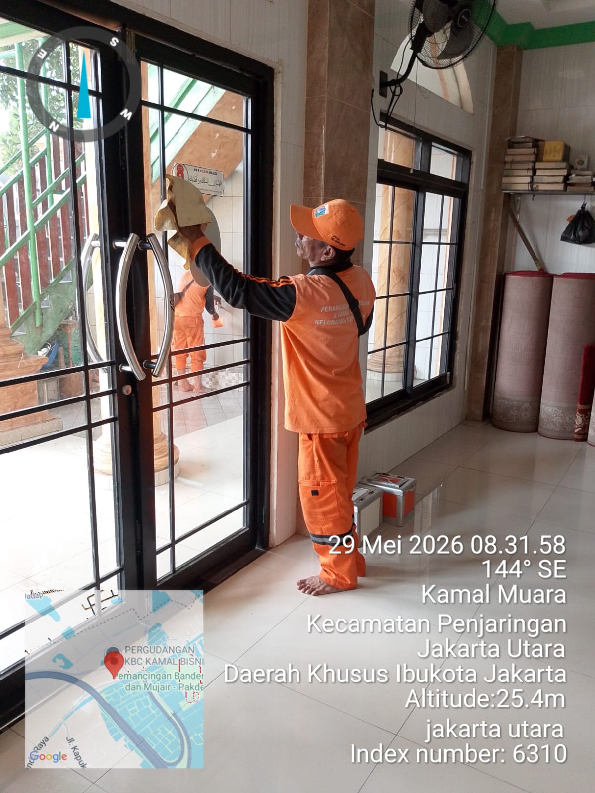 PPSU Kamal Muara Gelar Bersih-Bersih Masjid, Wujud Kepedulian terhadap Kebersihan Rumah Ibadah 3