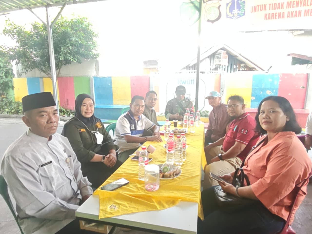 Perkenalan dan Monitoring PSN serta Sosialisasi Pilah Sampah di RW 11 Kelurahan Rawa Badak Selatan 3