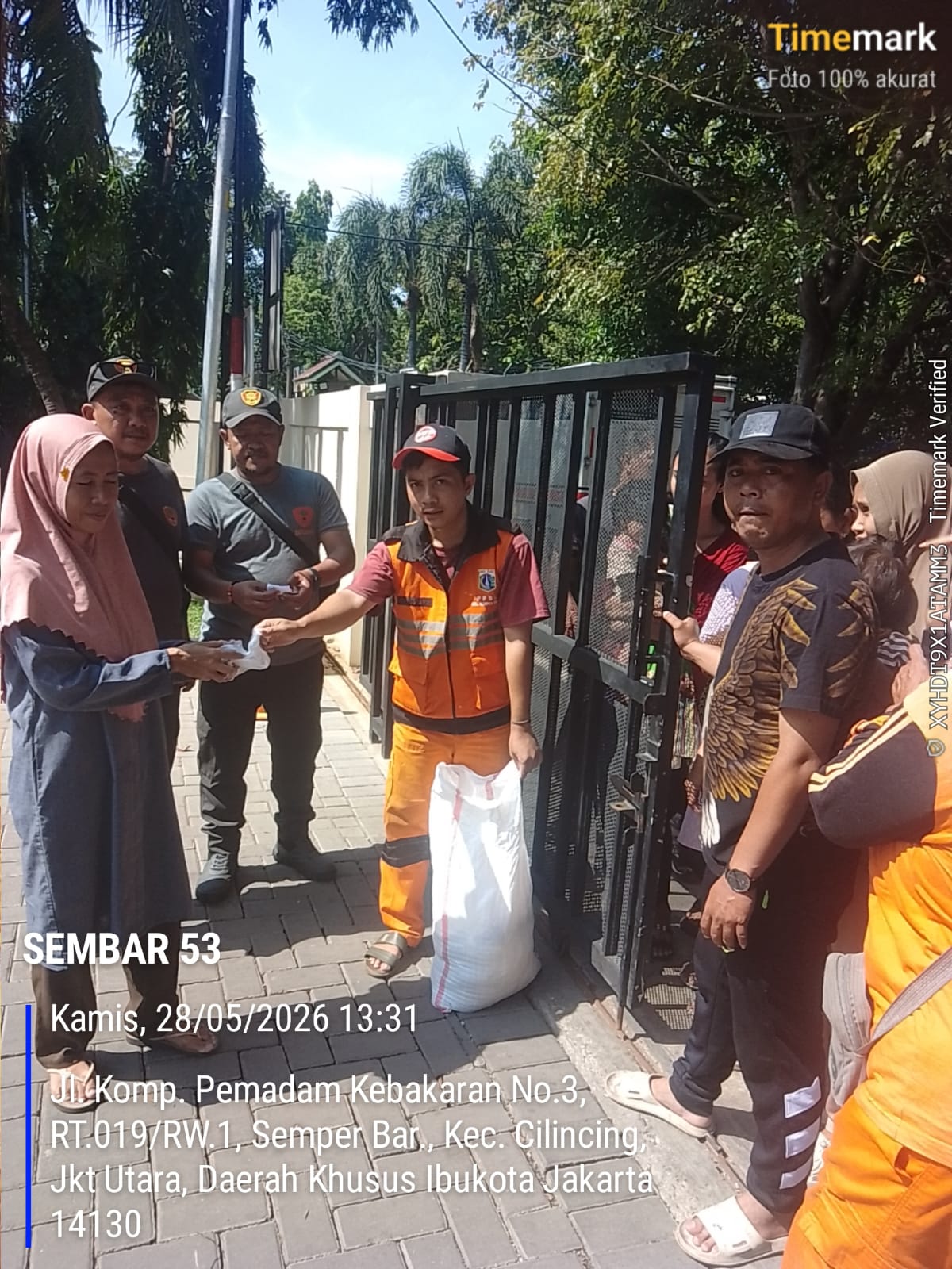 KEGIATAN PENYEMBELIHAN HEWAN KURBAN IDUL ADHA 1446 H KELURAHAN SEMPER BARAT 2